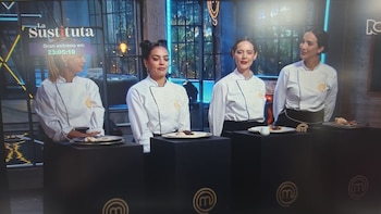 The participants presented their dish