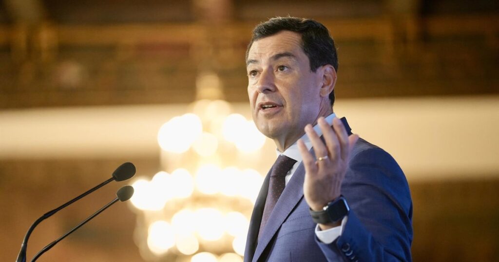 Juanma Moreno demands a “government get to work” and “stop politicking” in the Valencian Community