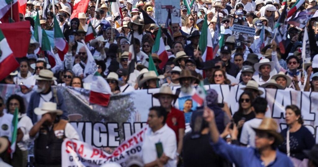 Protesters try to set fire to the Government Palace of Jalisco, in Guadalajara