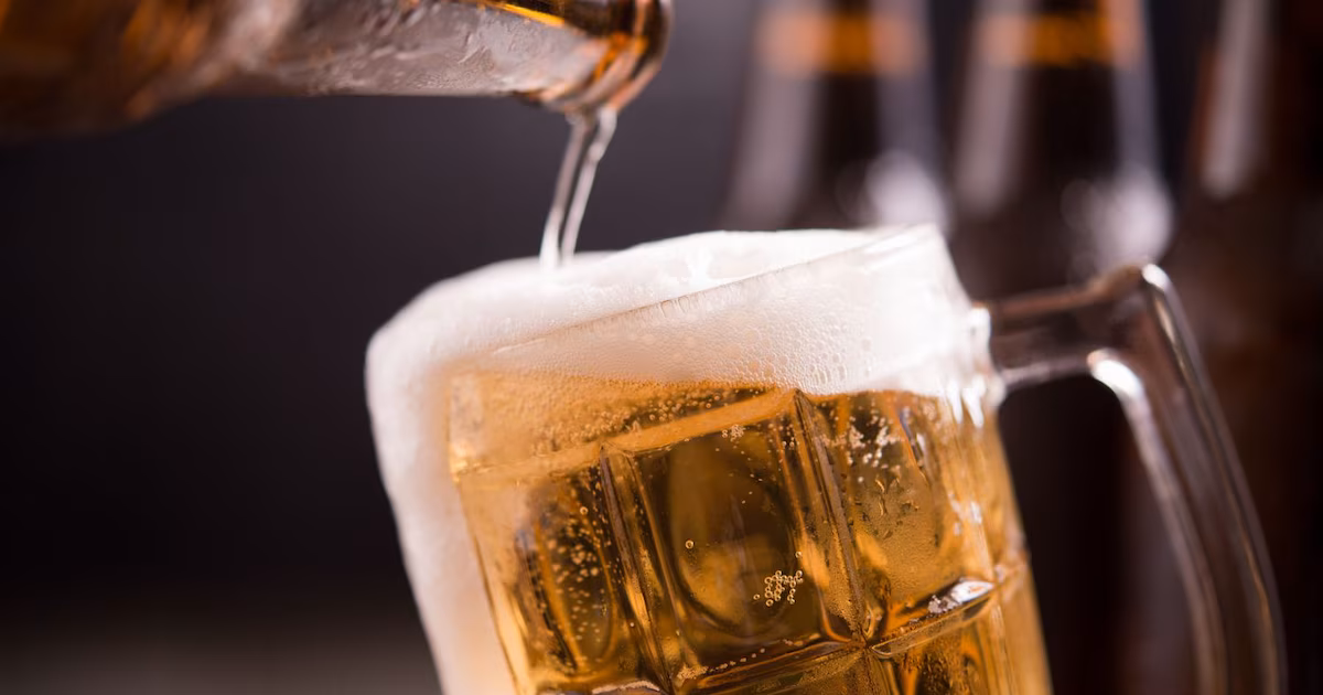 Children are shown drinking beer in a fair parade in Puebla: it sparks outrage