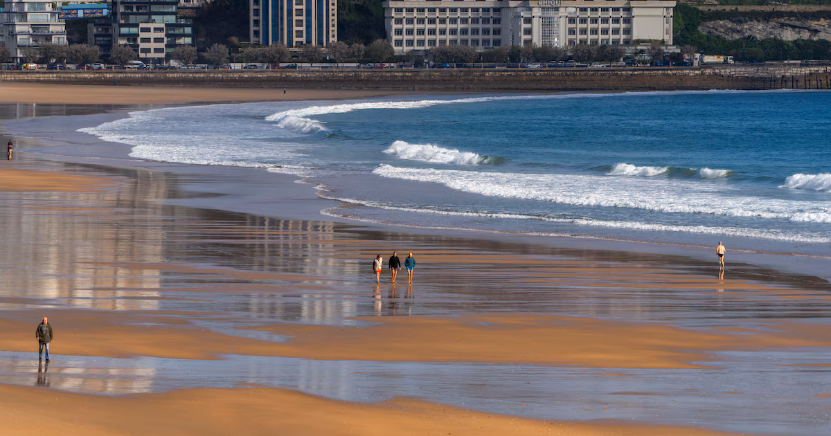 Clear skies and thermometers that will exceed 30ºC: Aemet expects temperatures “more typical of the month of June”