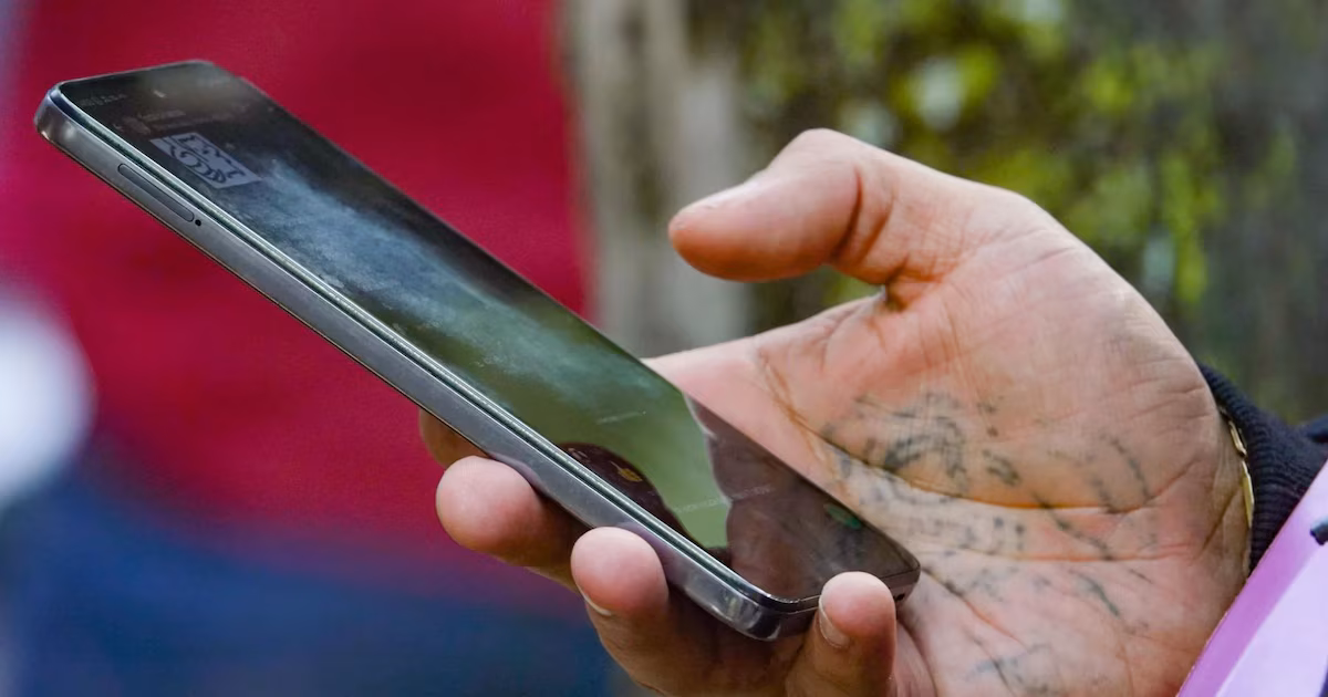 How to know if they registered your CURP with another telephone number and what to do
