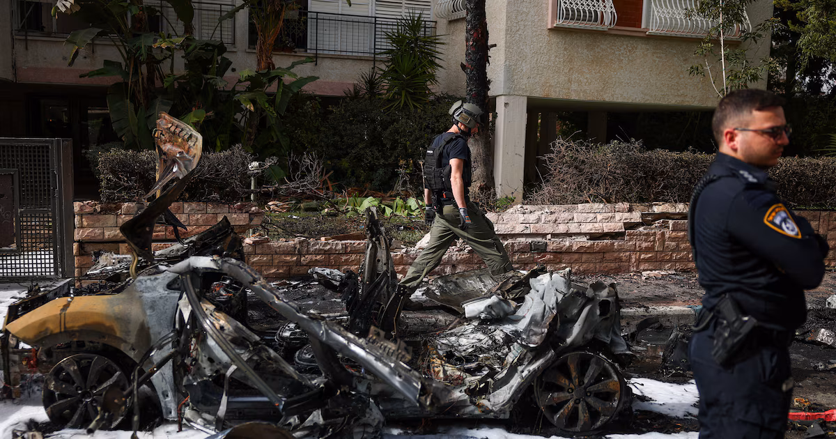 The Iranian regime launched a new attack with cluster bombs on central Israel: at least six injured