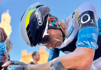 The Colombian cyclist lived a curious moment with his team in the run-up to stage 5 of the Tour de France - credit @rubio_einer / Instagram
