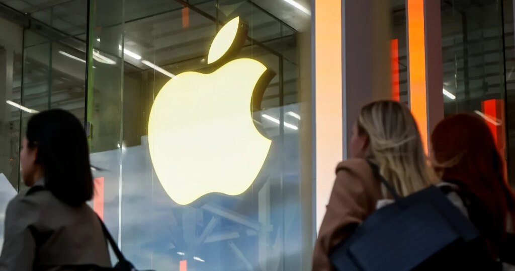 Apple rises on the stock market after announcing forecasts driven by iPhone 17 and MacBook Neo