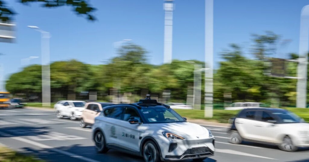 China suspends autonomous driving permits after Baidu service crashes