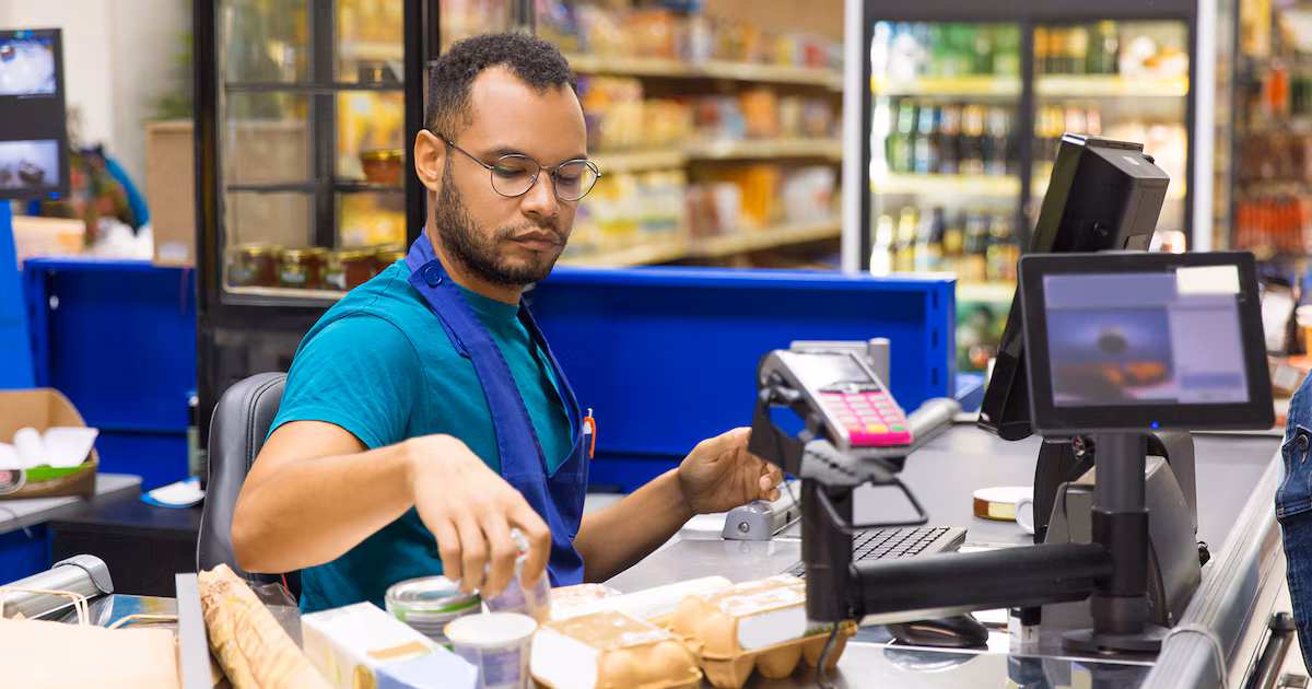How much do commercial employees earn in June 2026 with the payment of the bonus