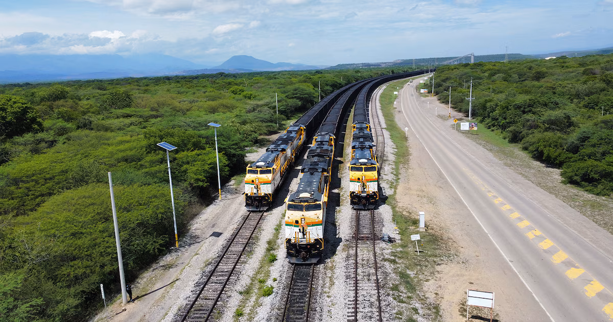 Seven-day blockade puts Cerrejón's operation at risk and increases economic concern in La Guajira