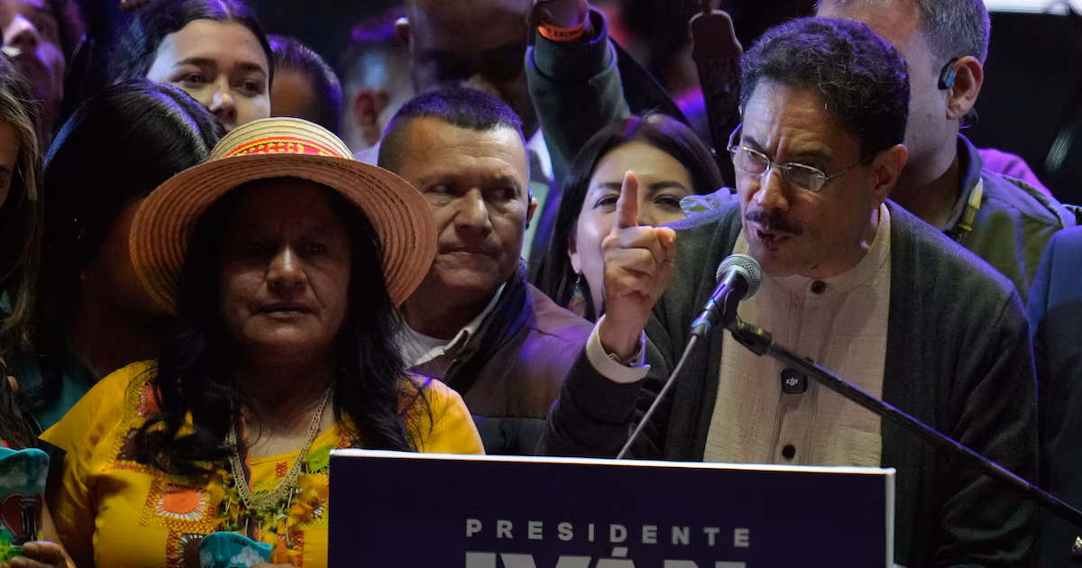 The CNE would have received two complaints against Iván Cepeda for the alleged holding of public events a few days before the elections