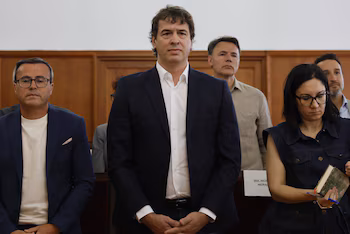 The brother of the president of the government, David Sánchez, and the former leader of the Extremaduran PSOE, Miguel Ángel Gallardo, this Thursday at the Badajoz Court (Europa Press)