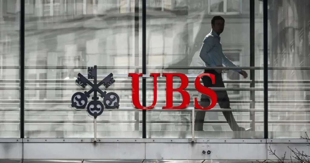 UBS sells $1.5 billion AT1 bonds after pause in Swiss reforms