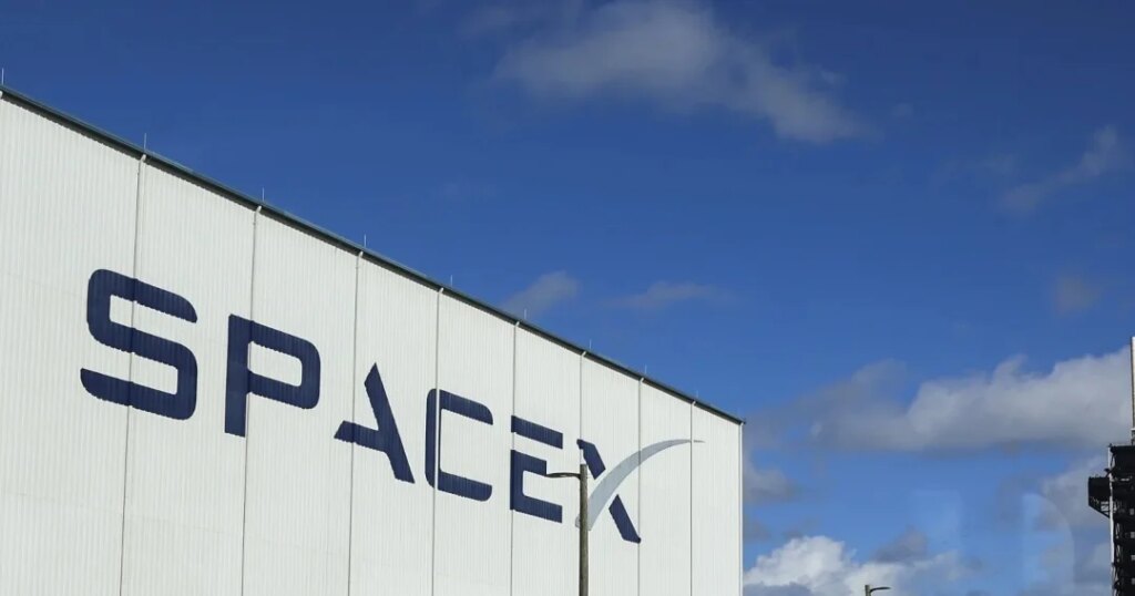 SpaceX signs $40 billion lease with Apollo to finance AI chips